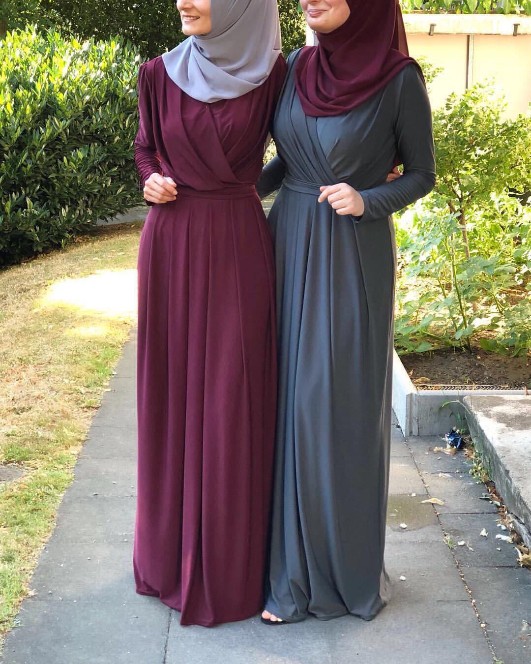 Women's V-neck Tie-up Pleated Abaya